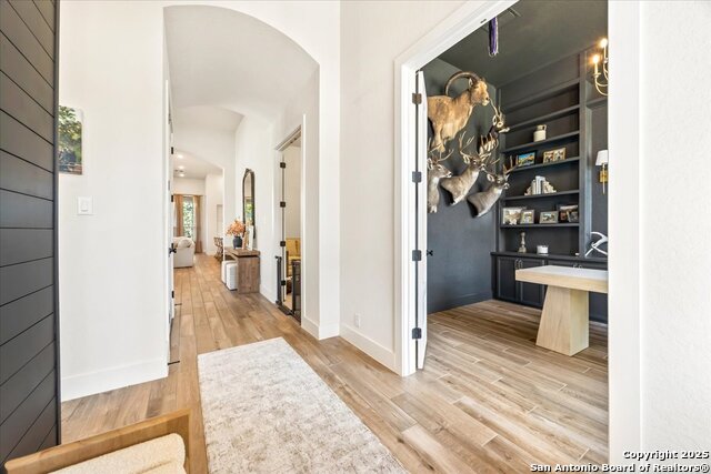 Image 7 of 47 For 2141 Glendon