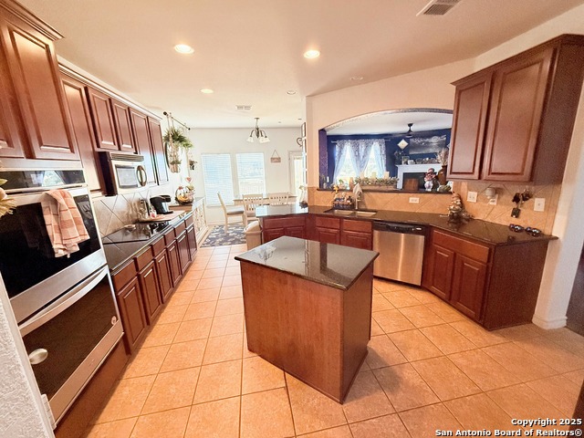 Image 6 of 13 For 12135 Treewell