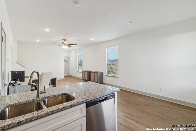 Image 12 of 76 For 12352 Montgomery Forest