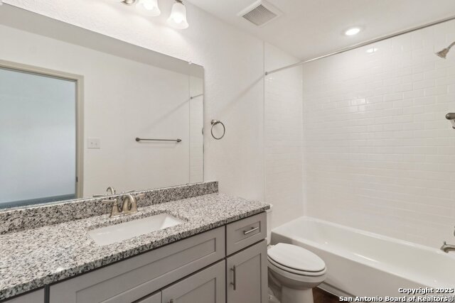 Image 19 of 76 For 12352 Montgomery Forest