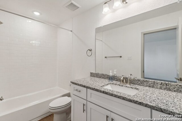 Image 27 of 76 For 12352 Montgomery Forest