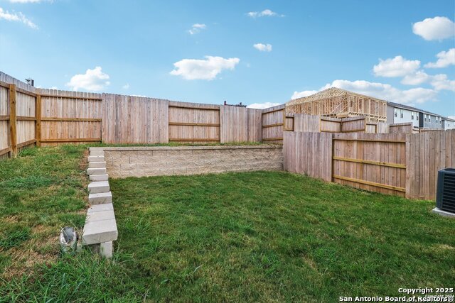 Image 37 of 76 For 12352 Montgomery Forest