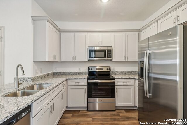 Image 9 of 76 For 12352 Montgomery Forest