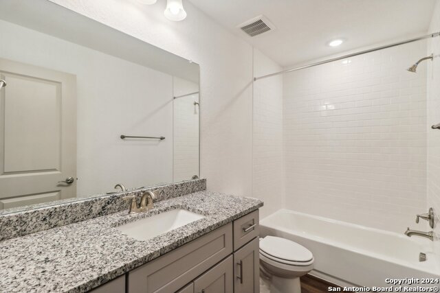 Image 19 of 39 For 12356 Montgomery Forest