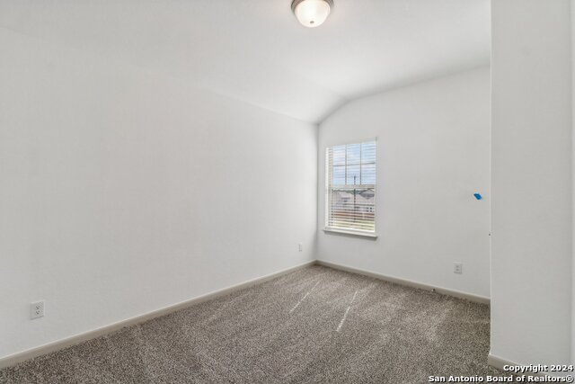 Image 21 of 39 For 12356 Montgomery Forest