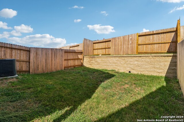 Image 37 of 39 For 12356 Montgomery Forest