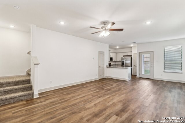 Image 4 of 39 For 12356 Montgomery Forest