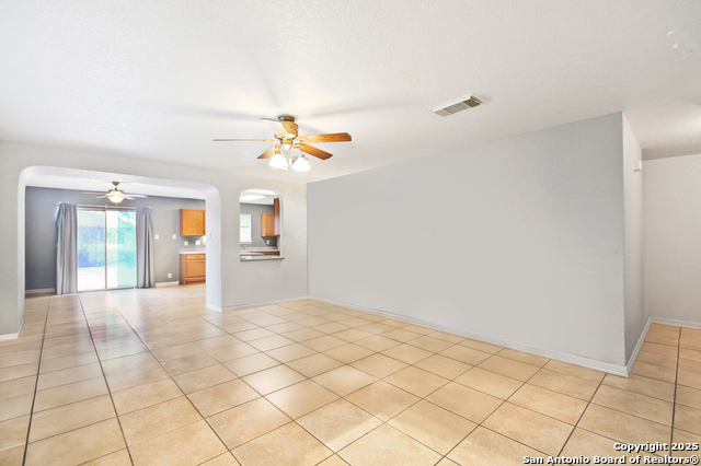 Image 5 of 17 For 11030 Vollmer