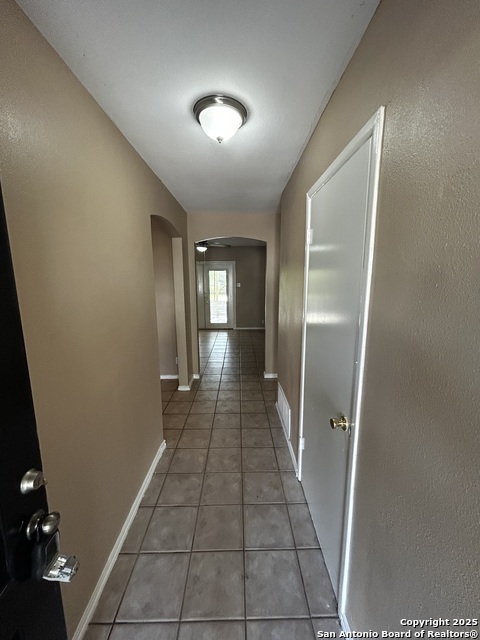 Image 3 of 23 For 1826 Laven Dr