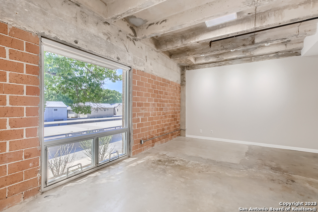 Image 13 of 36 For 1115 Alamo St S 2302