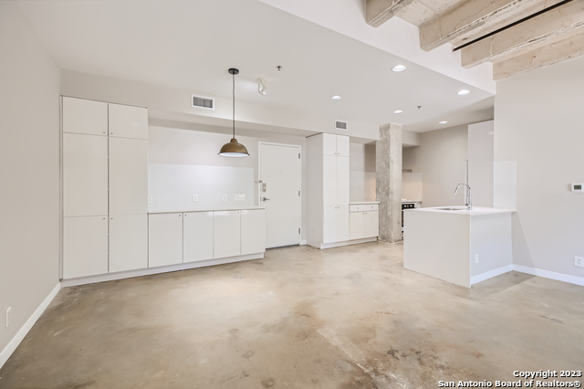 Image 15 of 36 For 1115 Alamo St S 2302