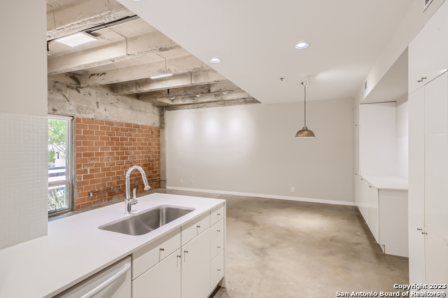 Image 19 of 36 For 1115 Alamo St S 2302