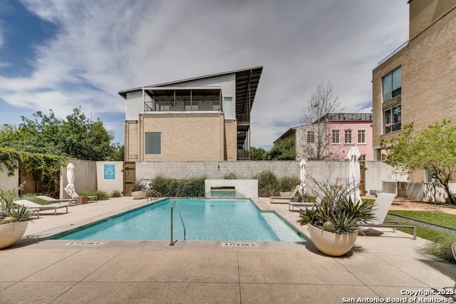 Image 2 of 36 For 1115 Alamo St S 2302