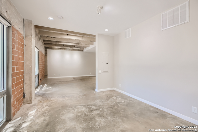 Image 22 of 36 For 1115 Alamo St S 2302