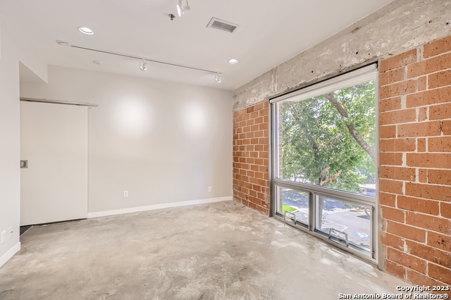 Image 24 of 36 For 1115 Alamo St S 2302