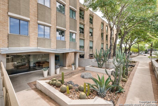 Image 35 of 36 For 1115 Alamo St S 2302