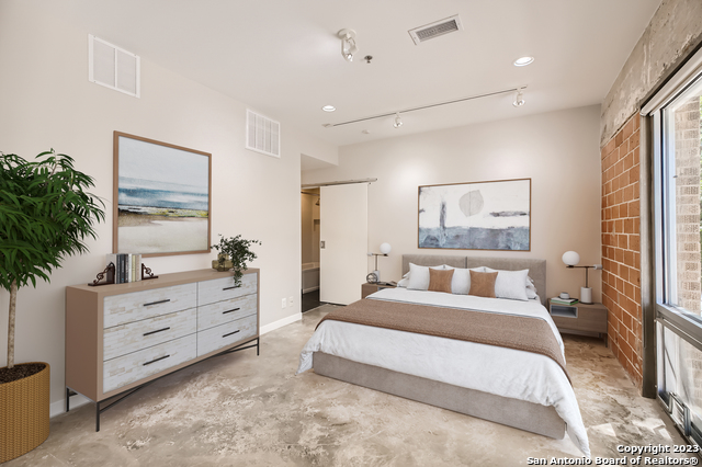 Image 8 of 36 For 1115 Alamo St S 2302