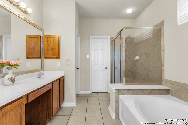 Image 19 of 33 For 23023 Fairway Brg