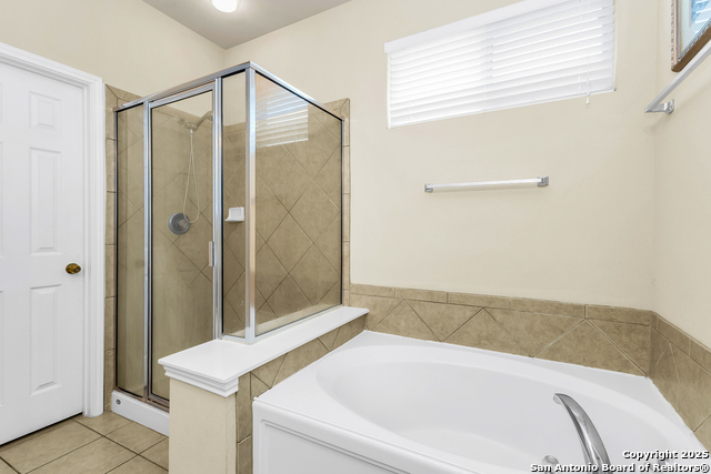 Image 20 of 33 For 23023 Fairway Brg