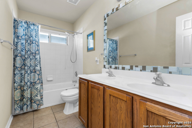 Image 26 of 33 For 23023 Fairway Brg