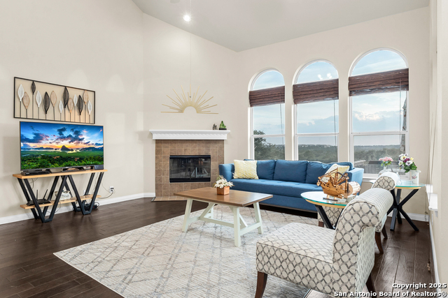 Image 9 of 33 For 23023 Fairway Brg