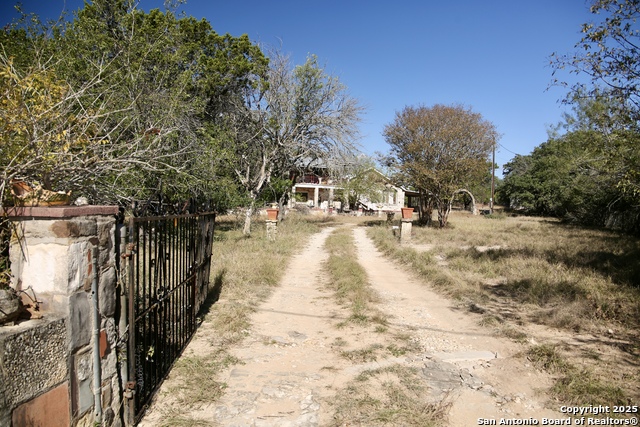 Image 35 of 40 For 550 Spur