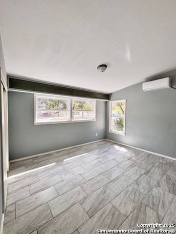 Image 10 of 13 For 139 Crawford