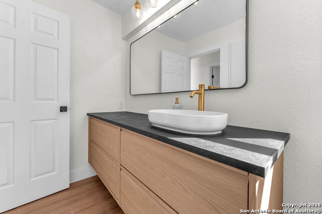 Image 36 of 54 For 13607 Dutch Myrtle