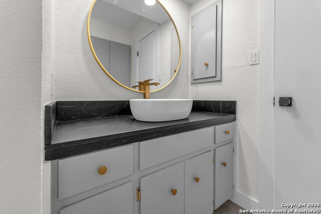 Image 43 of 54 For 13607 Dutch Myrtle