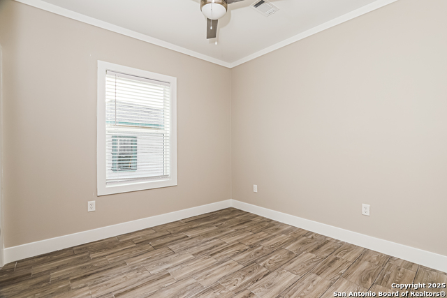 Image 11 of 16 For 839 Perez  