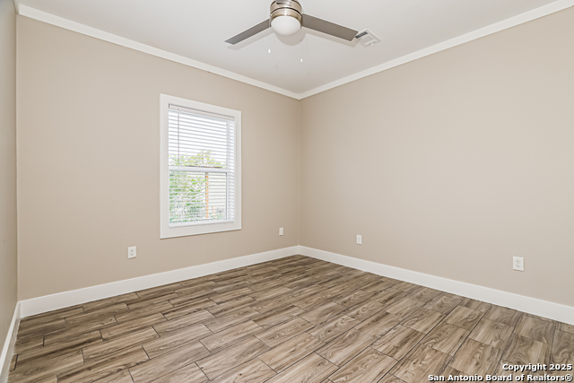 Image 13 of 16 For 839 Perez  