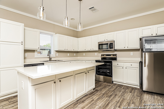 Image 5 of 16 For 839 Perez  