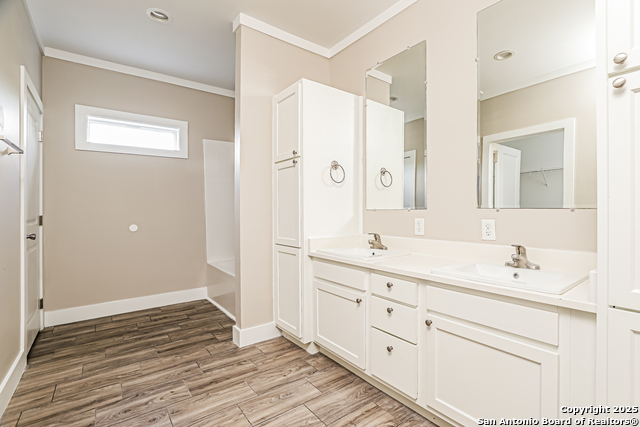 Image 9 of 16 For 839 Perez  