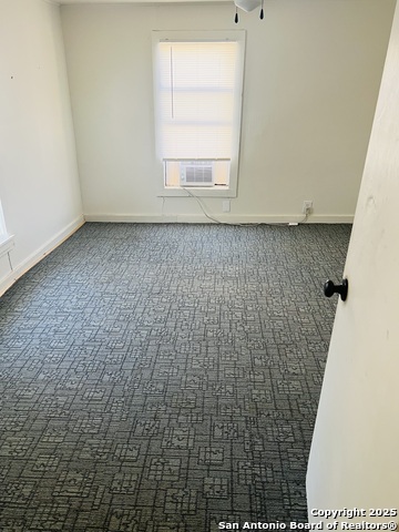 Image 13 of 19 For 627 Leona E