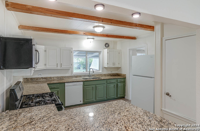 Image 12 of 33 For 2626 Mistletoe