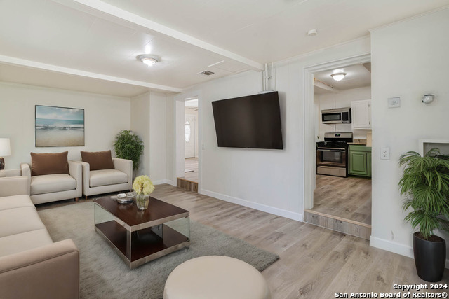 Image 19 of 33 For 2626 Mistletoe