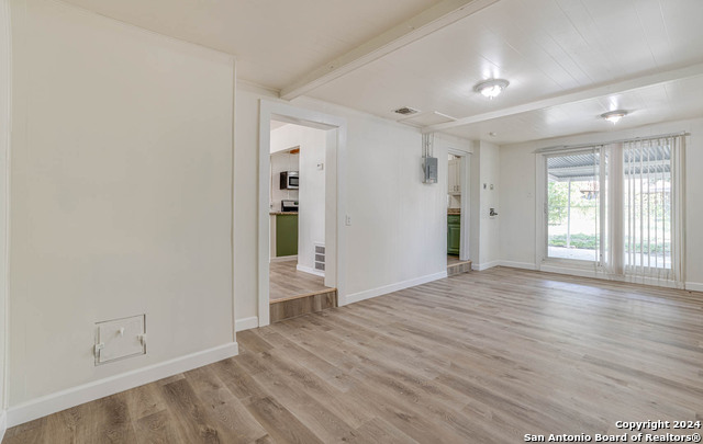 Image 20 of 33 For 2626 Mistletoe