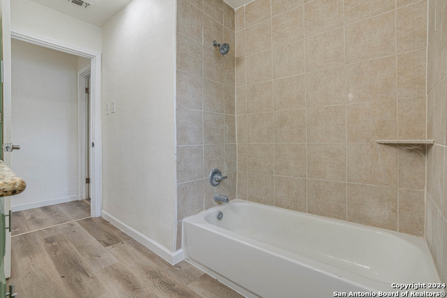 Image 22 of 33 For 2626 Mistletoe