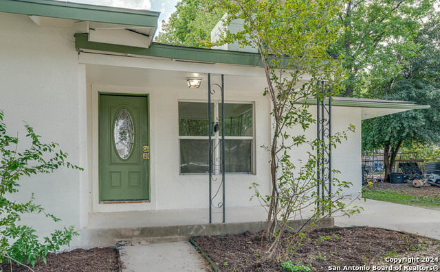 Image 4 of 33 For 2626 Mistletoe