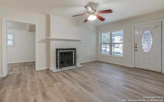 Image 6 of 33 For 2626 Mistletoe