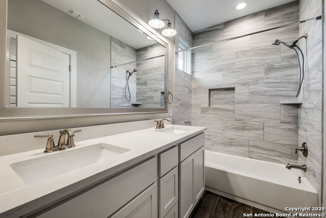 Image 20 of 25 For 1511 Sandalwood E Unit 14