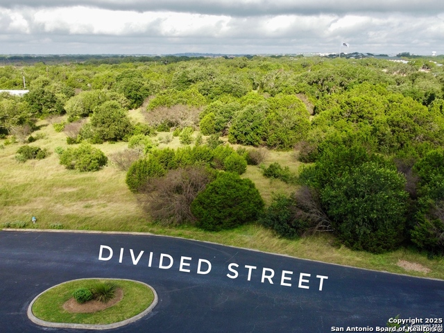 Listing photo id 8 for 23107 Angostura Blvd