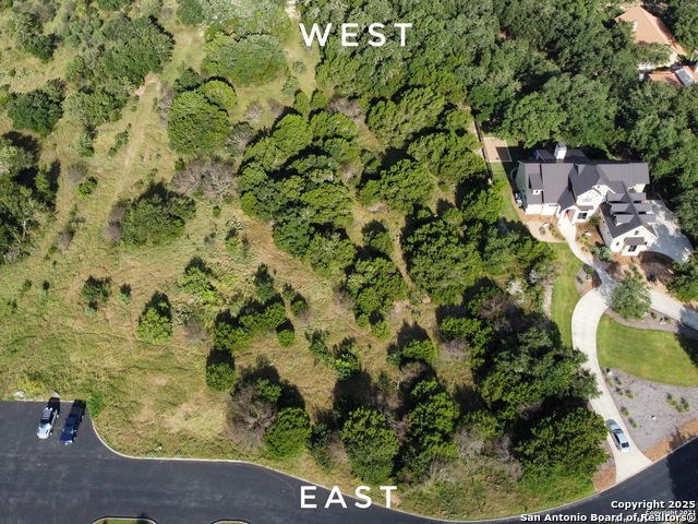 Listing photo id 10 for 23107 Angostura Blvd