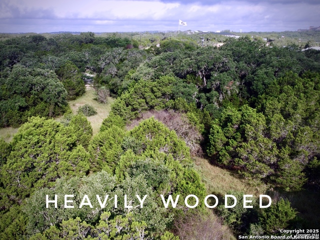 Listing photo id 7 for 23107 Angostura Blvd