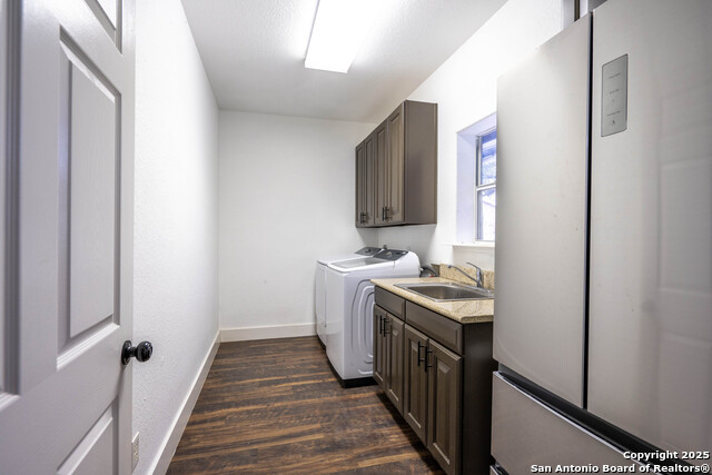 Image 11 of 24 For 835 Lookout