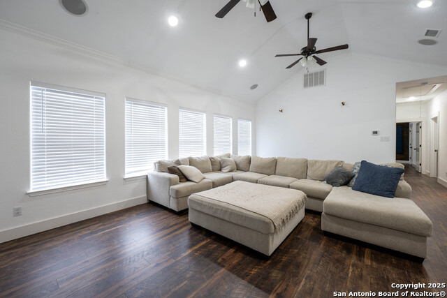 Image 12 of 24 For 835 Lookout