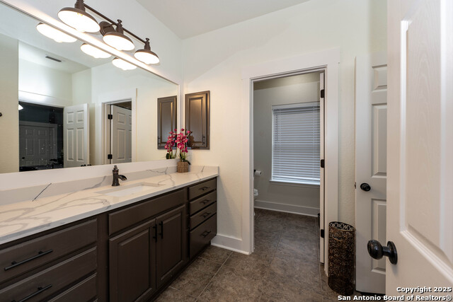 Image 15 of 24 For 835 Lookout