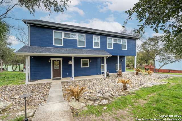 Image 23 of 24 For 835 Lookout