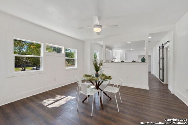 Listing photo id 9 for 2802 Irwin  