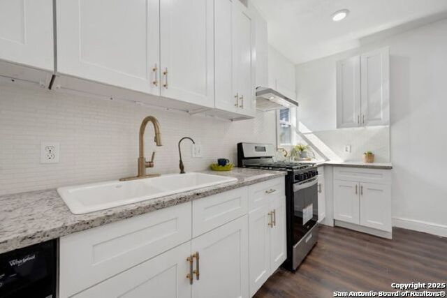 Listing photo id 13 for 2802 Irwin  